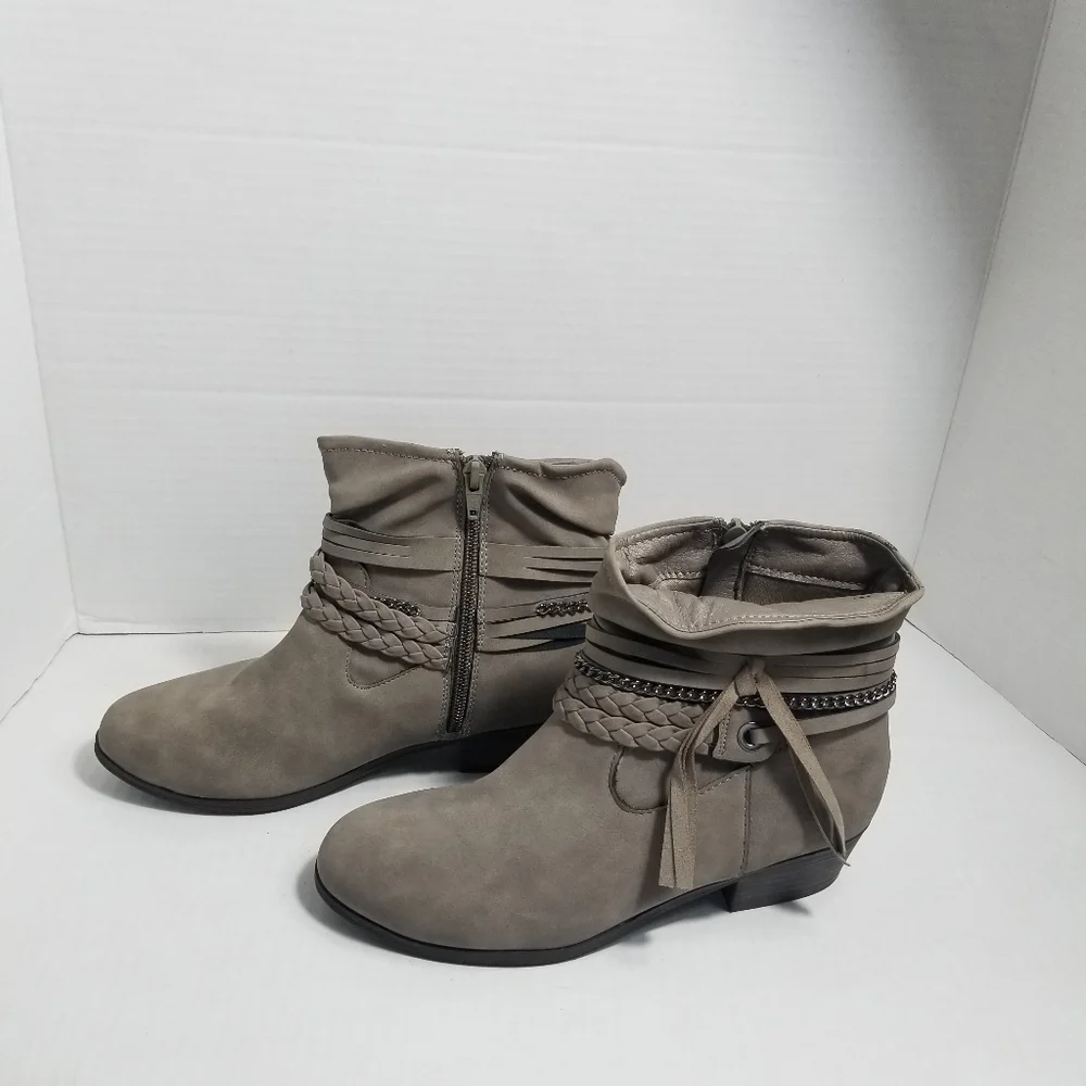 WONDER NATION GIRL'S HEELED TAUPE BOOTS SIZE 4